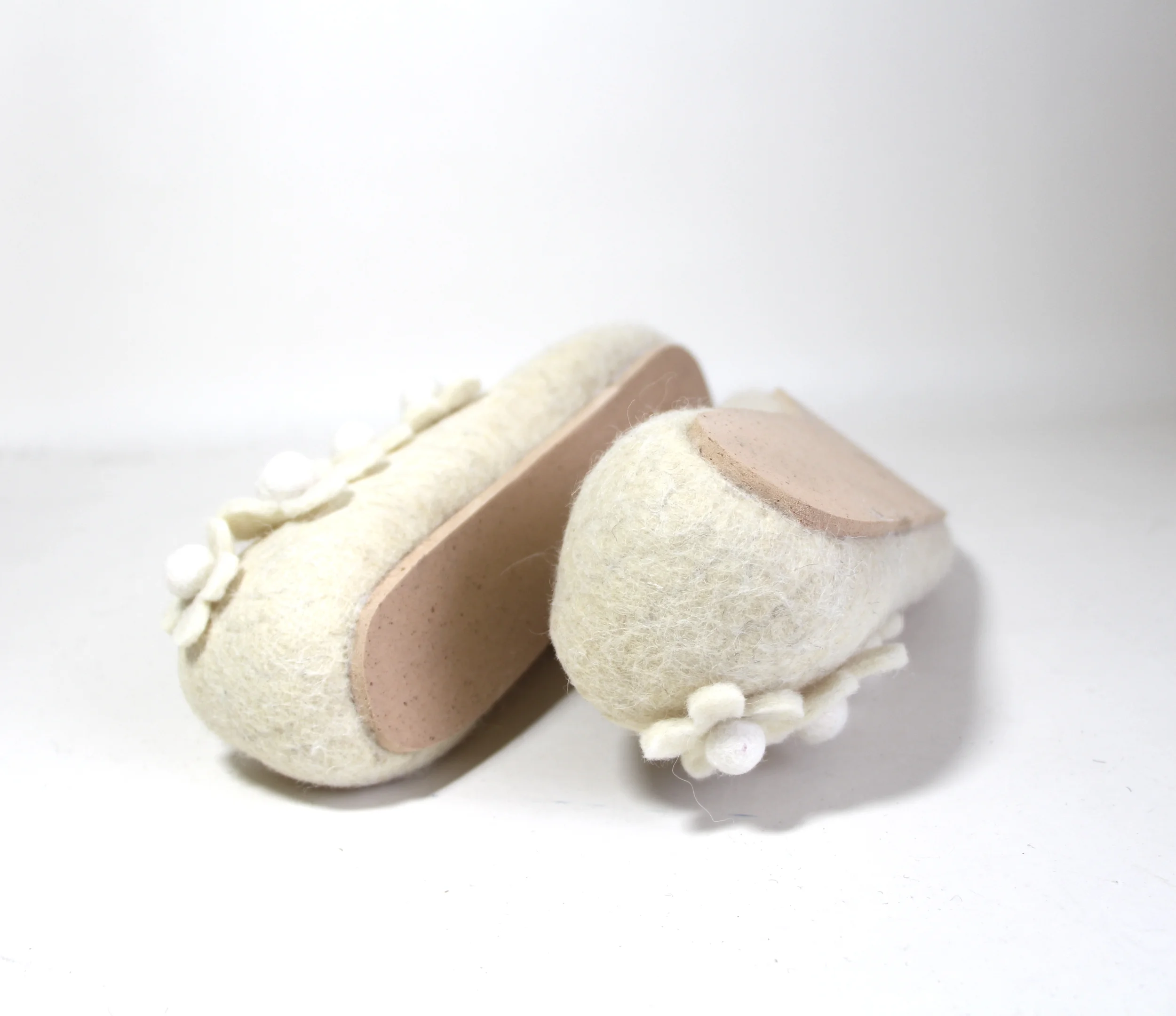 felt slippers white with flowers 5.jpg