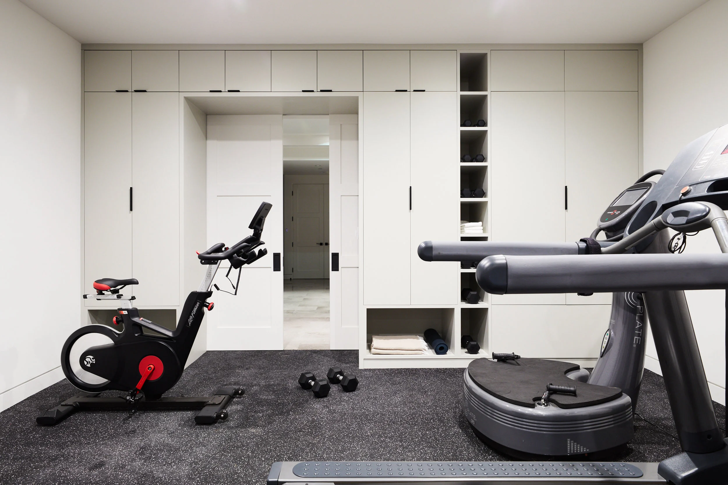 Jette_Hermosa_Gym_003.jpg