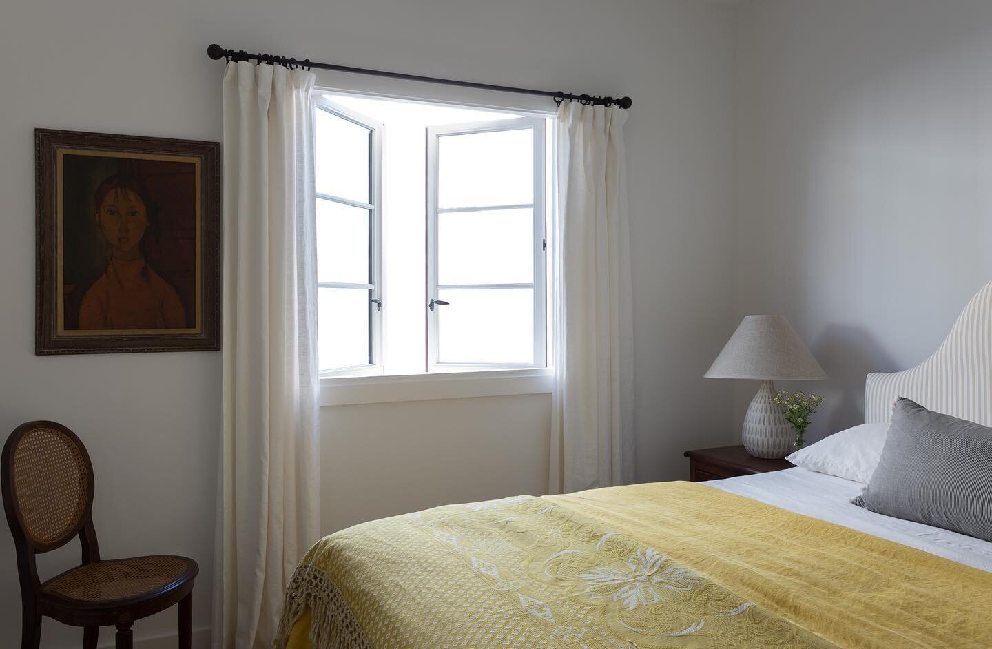 Two of the bedrooms from our Granada duplex right here in our little beach town. 
Head to our stories to see more from this sweet project!🤍

Photo @amybartlam