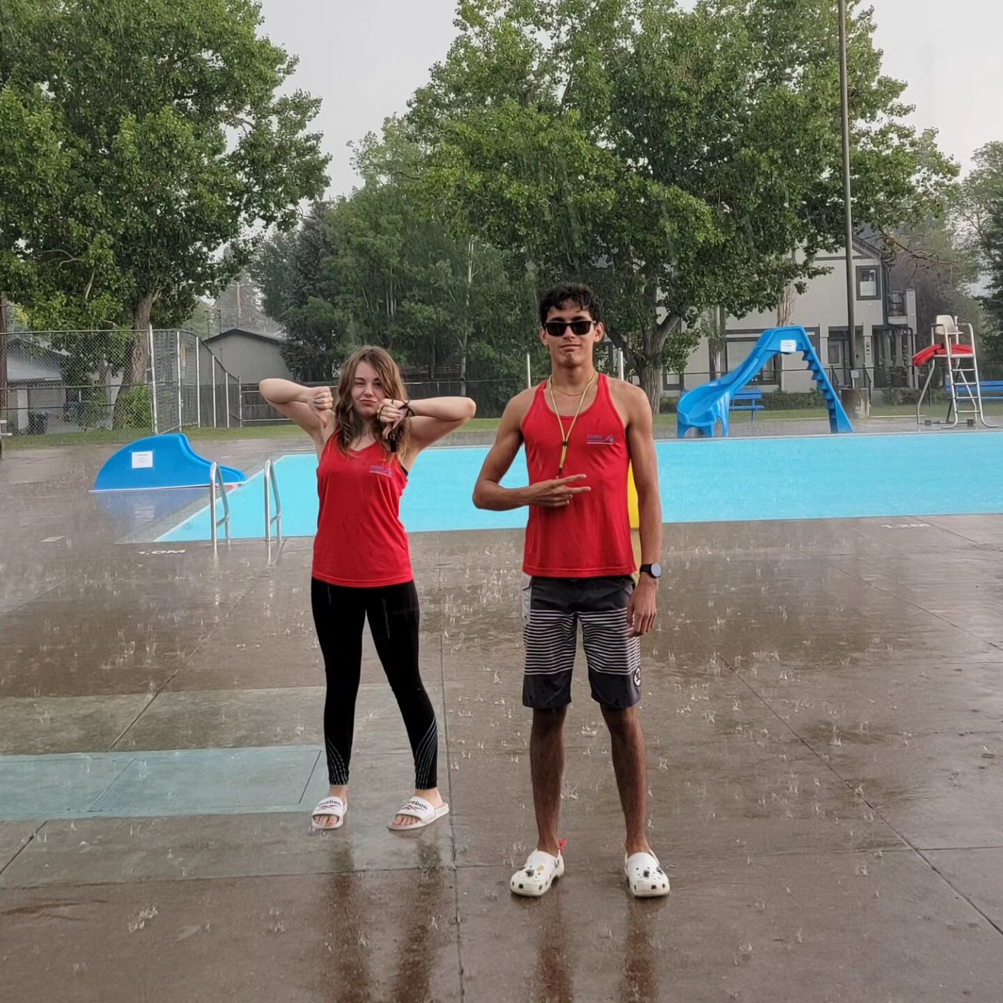 Pool's closed for now due to the big thunderstorm. ☹️ 
#hsca #cospa #severethunderstormwarning #swimming #calgary #outdoorpool