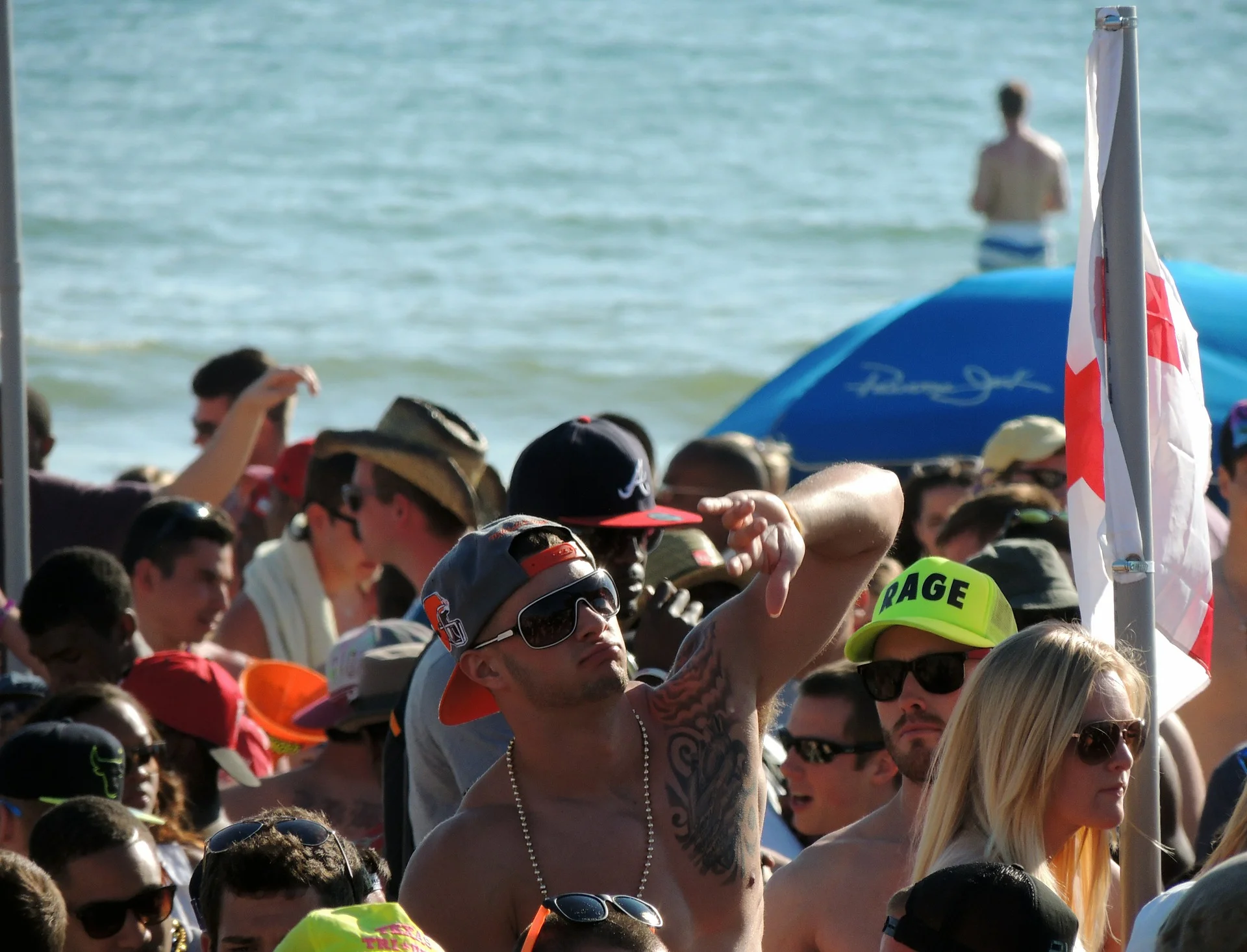beach-party-583585_1920.jpg