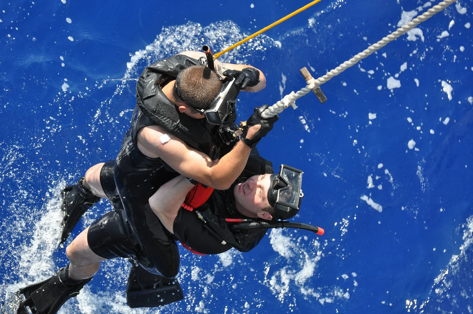 rescue-631484_1920.jpg