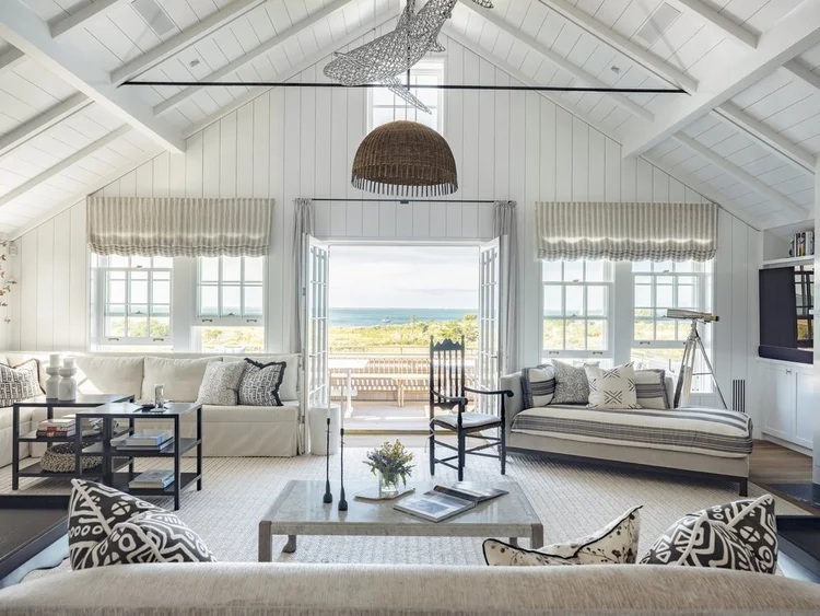 House Tour-A Traditional Nantucket Estate with a Beautiful Setting