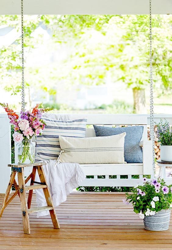 10 Front Porch Swing Ideas