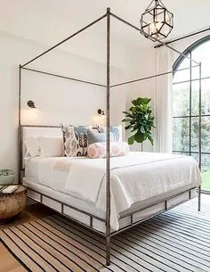 Beach Pretty-Therasa Rowe Guest Bedroom.jpg