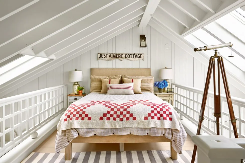 Beach Pretty House Tours-A Funky Quaint Beach Cottage on Marthas Vineyard 9.jpg