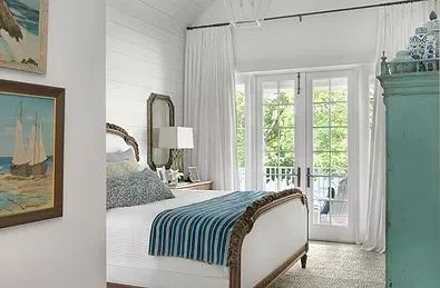 This bedroom reminds me of a darling bedroom you would find in a Captain of a boat’s home.