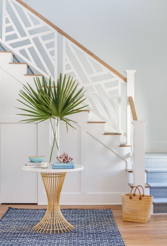 Well what a beautiful beach house entry way, sometimes less is more!