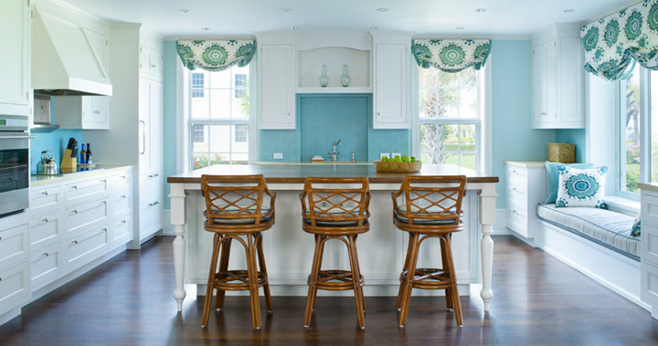 Kitchen Inspiration-Obsessing Over Beautiful Pops of Color in These Beautiful Kitchens 41.jpg
