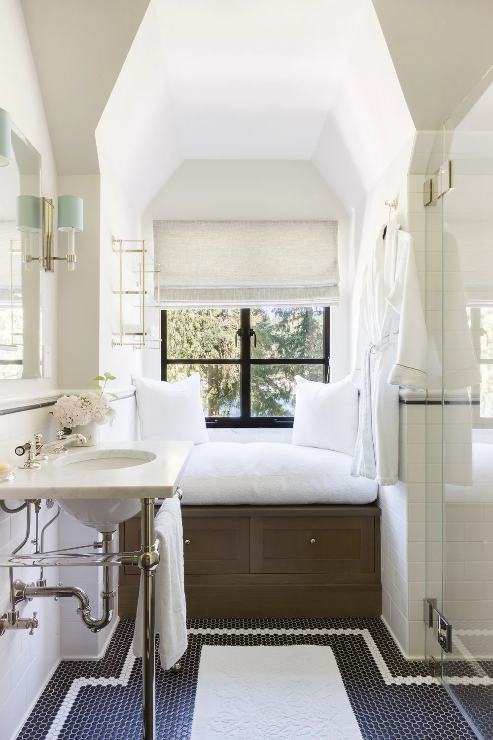 This Designer Created a Bainbridge Island Home that Flows with a Beautiful Timeless Sophistication 27.jpg