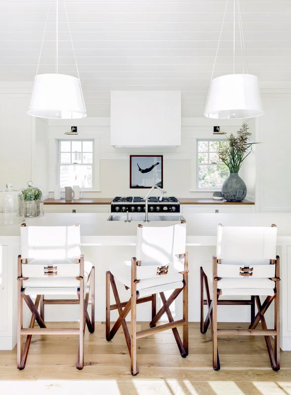 Designer Lisa Tharp Brings a Salt Marsh Colonial to Life.jpg