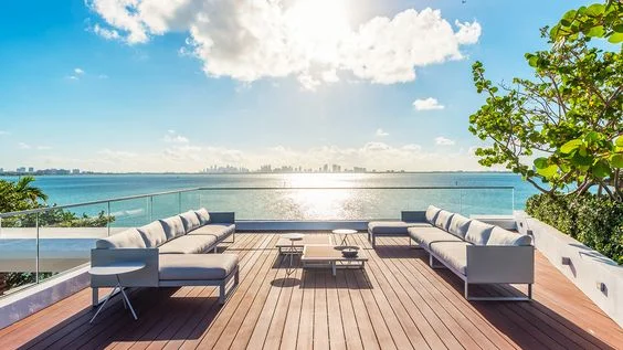Glamorous Oceanfront Beach House in Miami 9.jpg