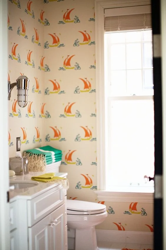 The Most Beautiful Wallpapered Bathrooms 13.jpg