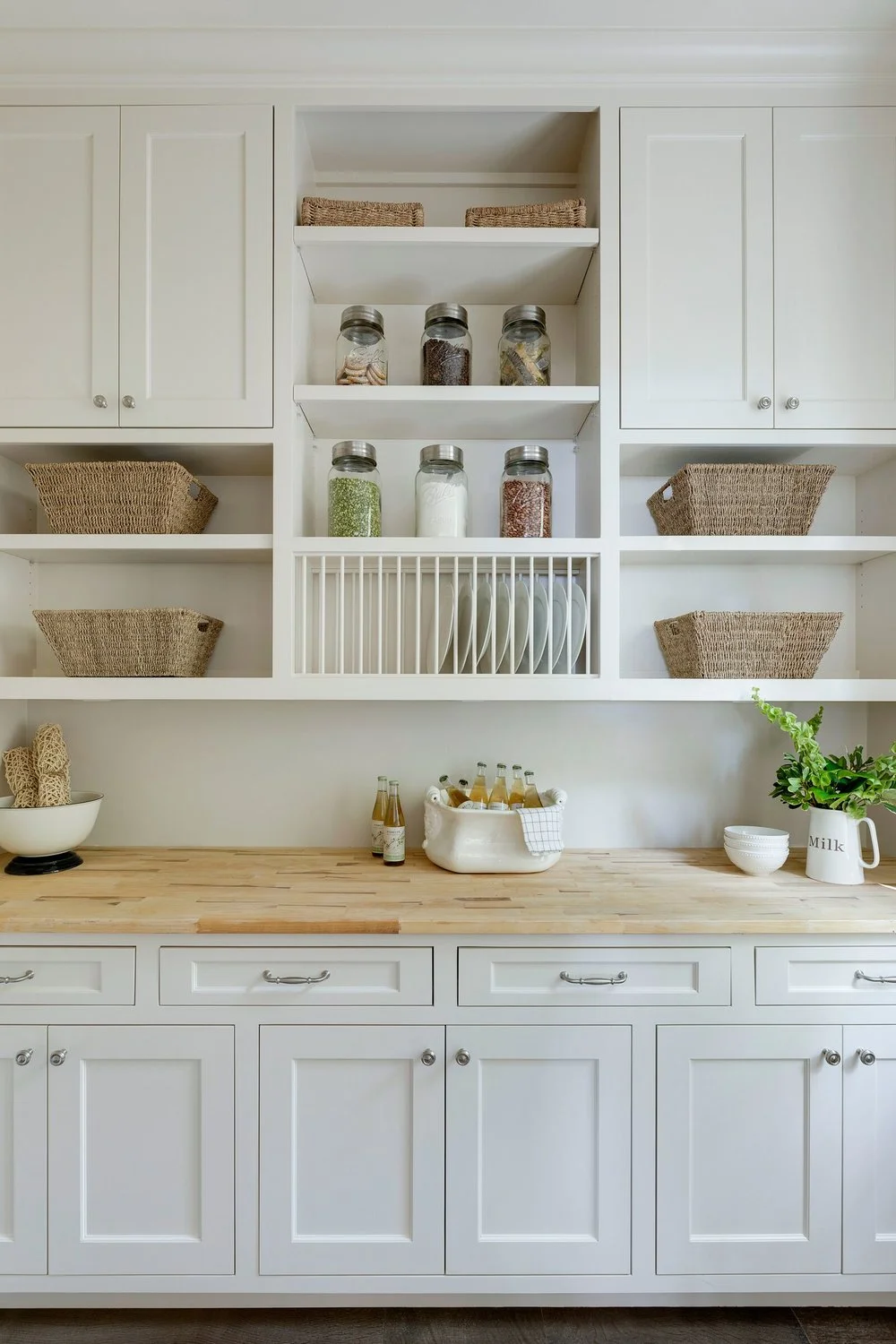 House Tour-Interior Designer Tucker Designed A Thomas Stunning Lake House 2.jpeg