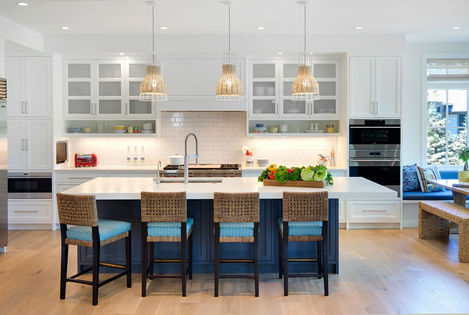 House Tour-Lucy's Simply Nordic Waterfront Home Is So Perfect 11.jpg