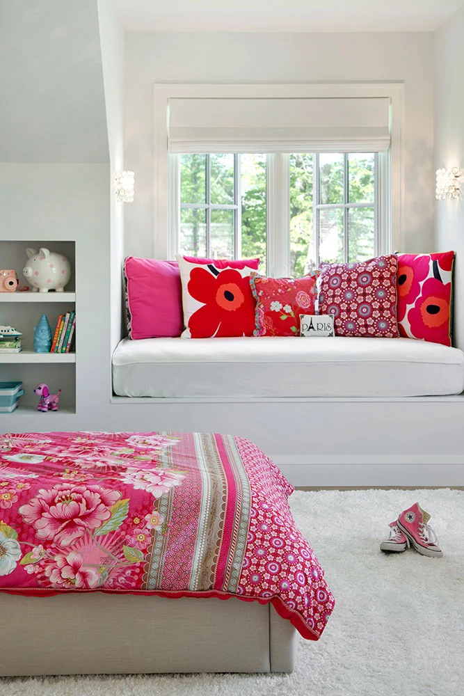 House Tour-Lucy's Simply Nordic Waterfront Home Is So Perfect 25.jpg