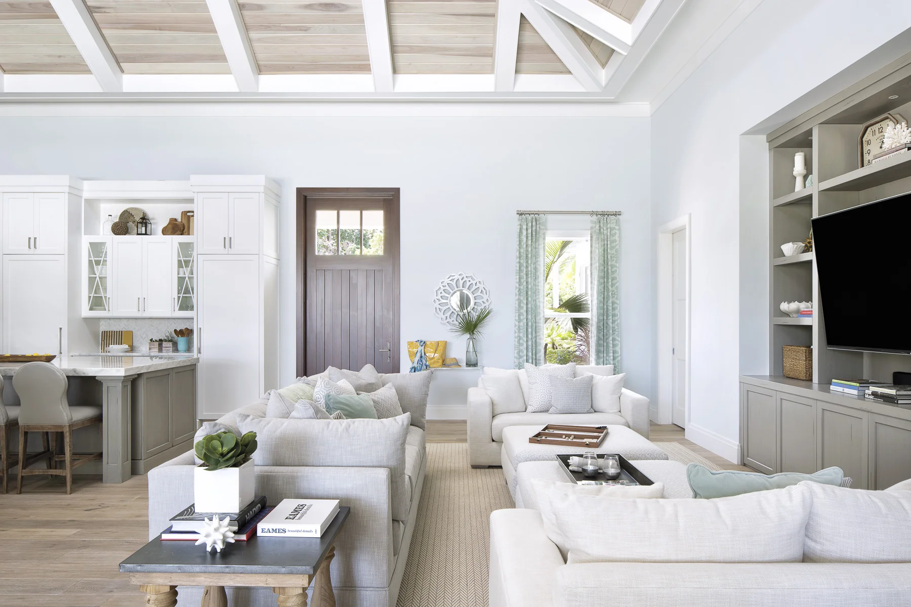 Home Tour-A Luxurious Beach Bungalow on the Intercoastal Waterway 7c.jpg