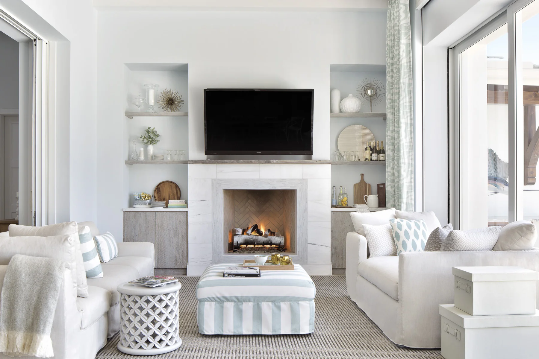 Home Tour-A Luxurious Beach Bungalow on the Intercoastal Waterway 7a.jpg