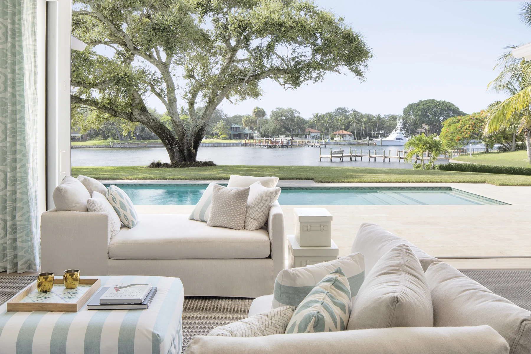 Home Tour-A Luxurious Beach Bungalow on the Intercoastal Waterway 7.jpg