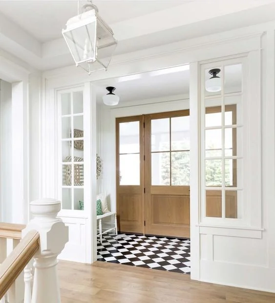 House Tour-This Farmhouse is Like a Ray of Sunshine 4.jpg