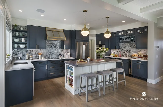 House Tour-A Picture Perfect Beach House at East Matunuk 3.jpg