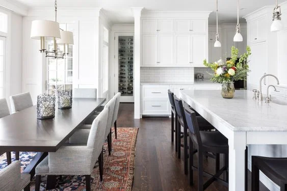 House Tour-You Will Definitely Drool Over This Lake House 7.jpg