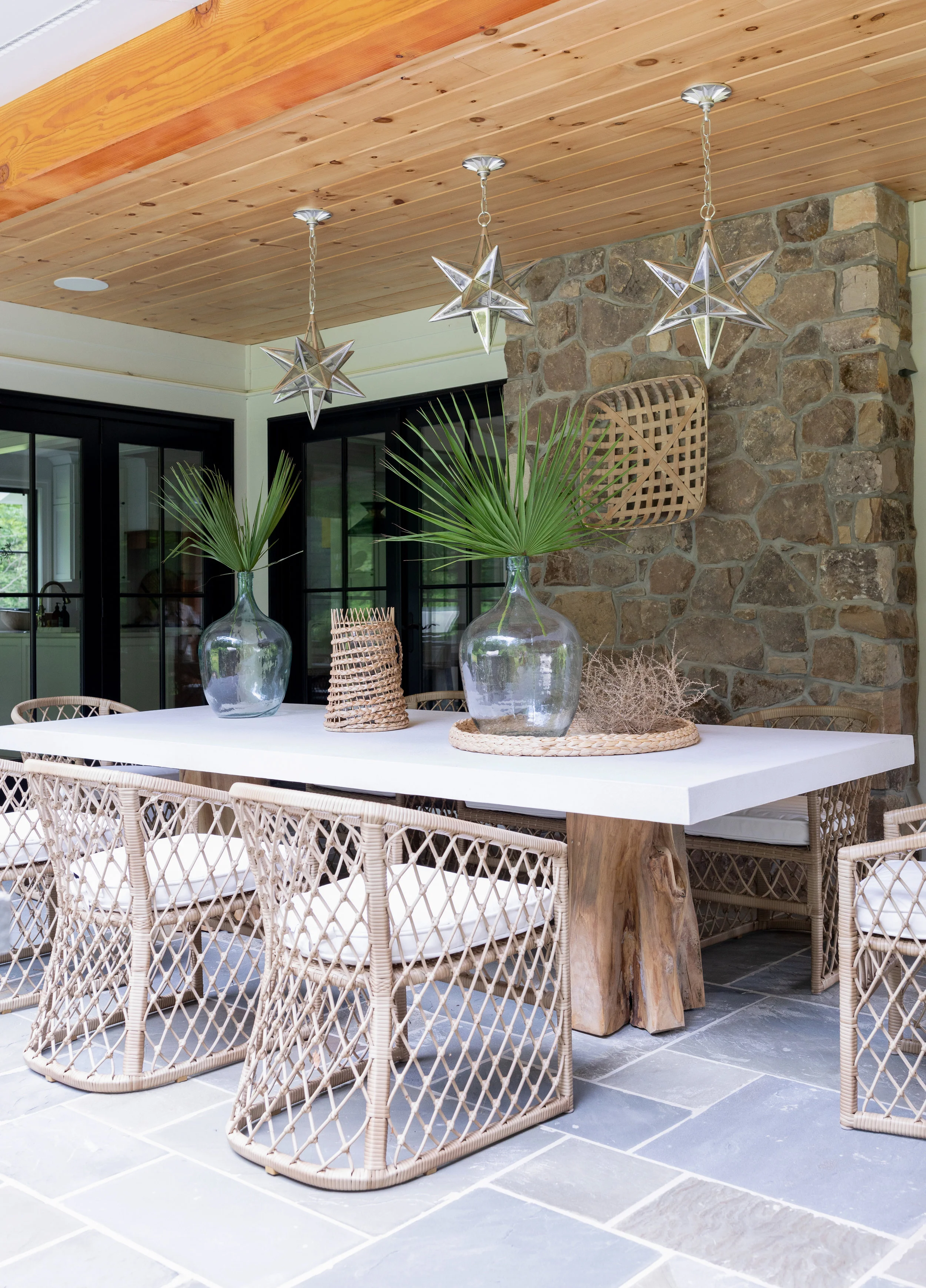House Tour- I Love This House's Modern Twist on Classic Traditional Style 13.jpeg