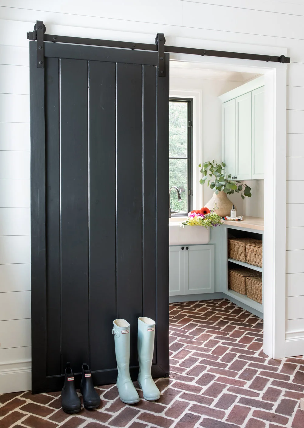 House Tour- I Love This House's Modern Twist on Classic Traditional Style 16.jpeg