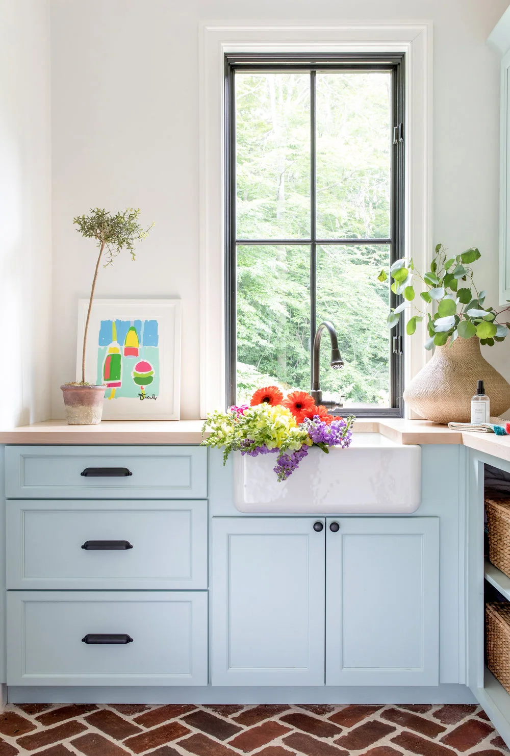 House Tour- I Love This House's Modern Twist on Classic Traditional Style 17.jpg