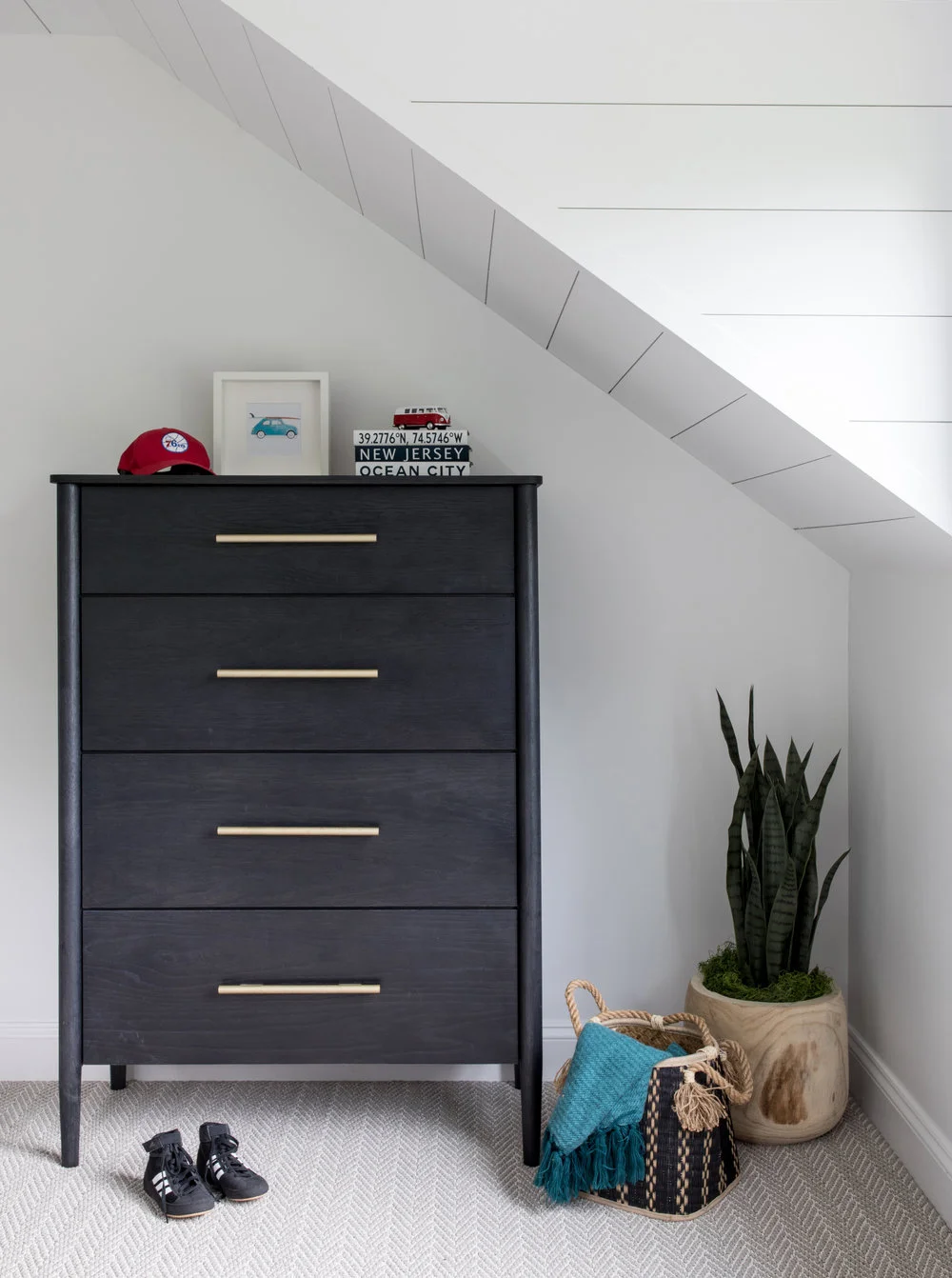 House Tour- I Love This House's Modern Twist on Classic Traditional Style 23.jpeg