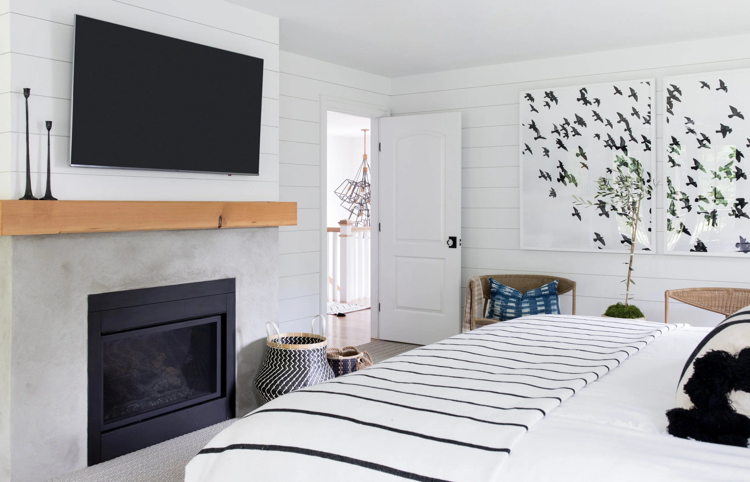 House Tour- I Love This House's Modern Twist on Classic Traditional Style 30.jpeg
