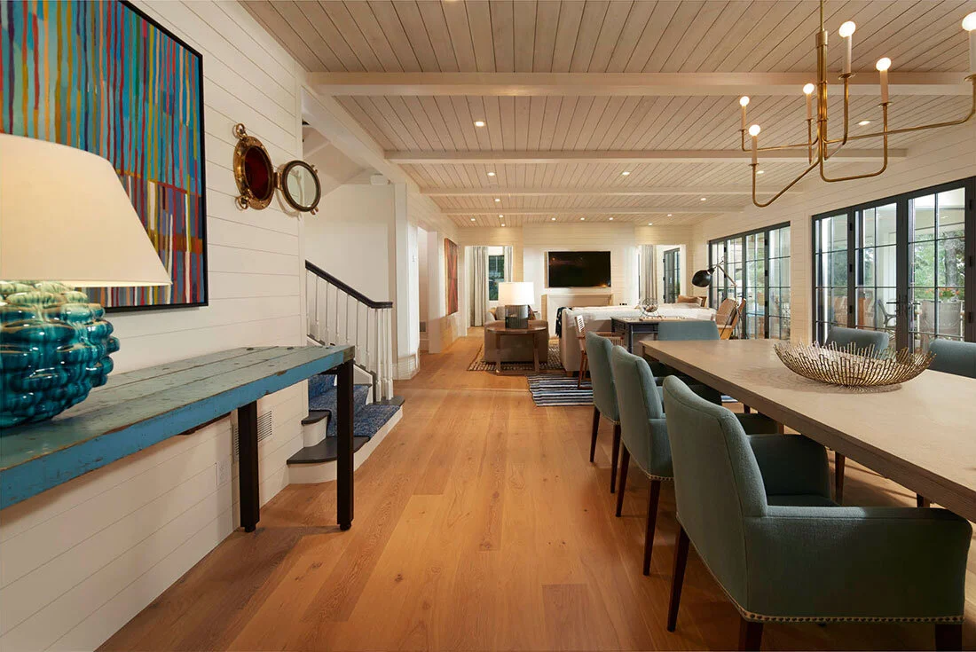 House Tour-A Classic Lake House Takes A Modern Turn 4.jpg