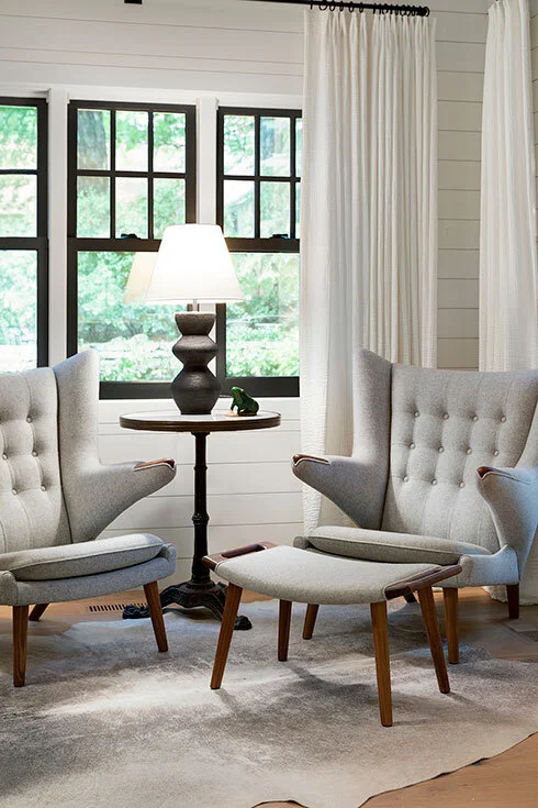 House Tour-A Classic Lake House Takes A Modern Turn 13.jpg