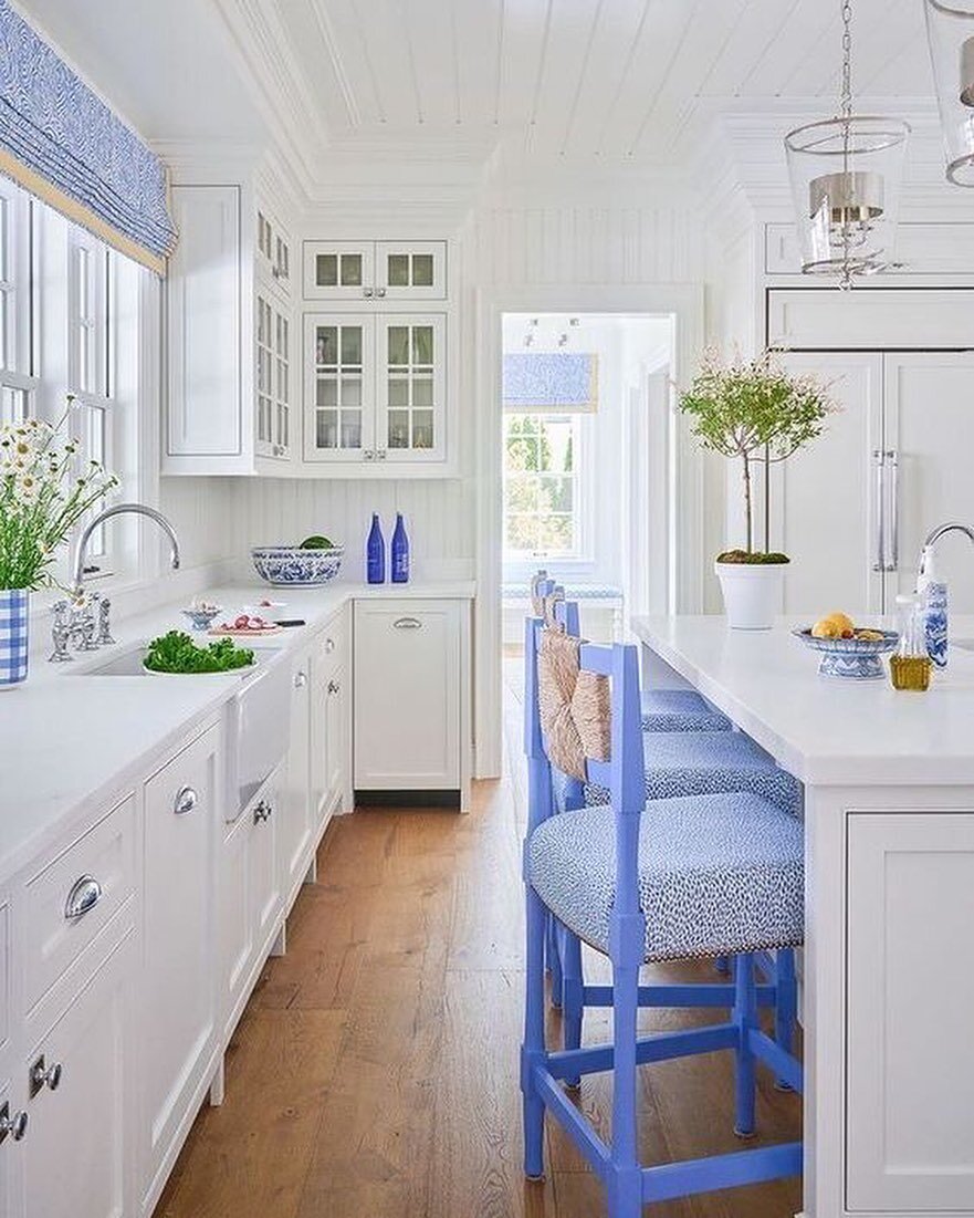 Coastal Blue Notes

Hi Beach Pretty Family,

If you love a coastal lifestyle, weekends at the lake, exploring new beach towns, beautiful coastal homes designed by impressive interior designers, and style and home design inspiration, then welcome to t