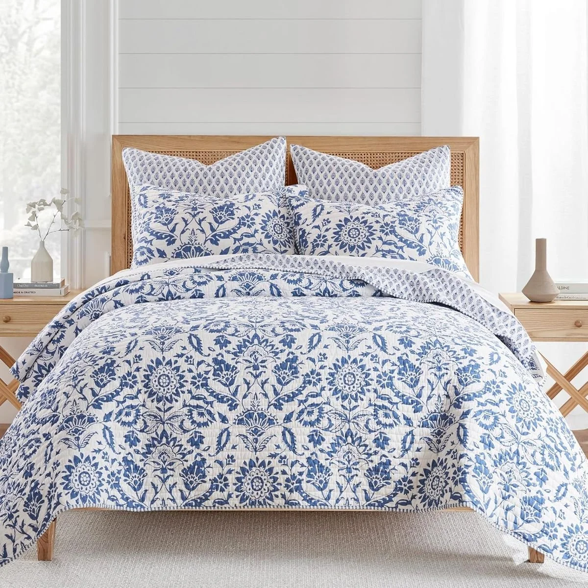 Clara Blue Quilt Set