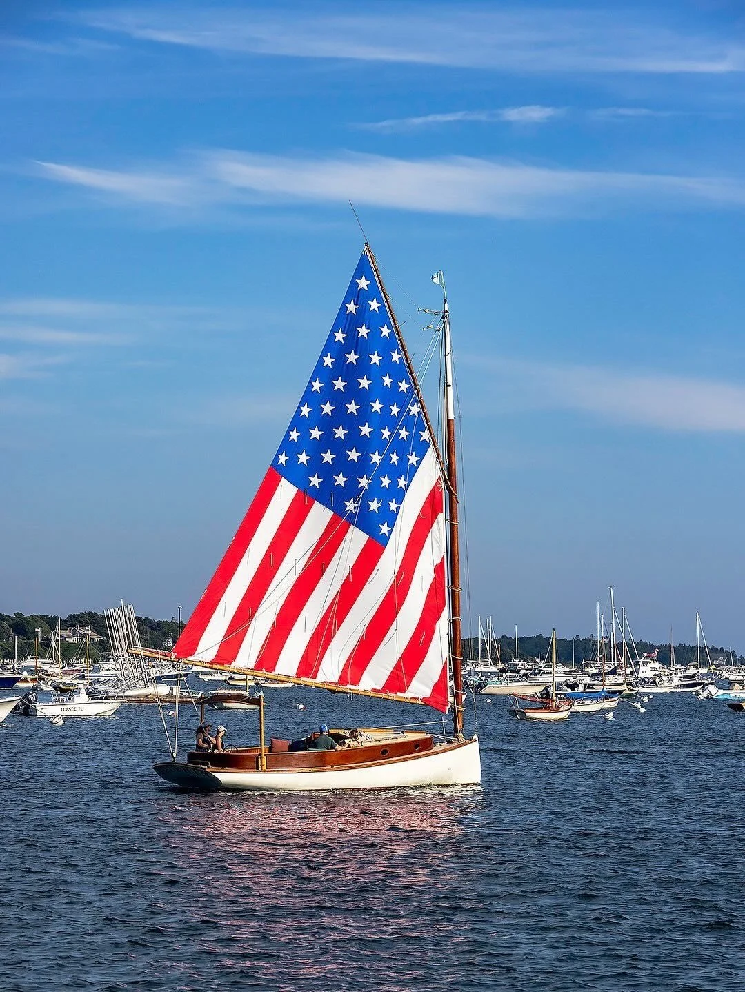 Hi Friends,
I am hoping you all are having a great Memorial Day, as we remember all those who bravely served and gave their all to the 🇺🇸 God Bless the USA 

#usa 
#beachpretty 
#godblessamerica 
#coastal #redwhiteandblue