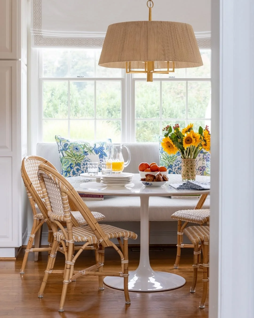 Modern Coastal Breakfast Nook Ideas for Every Home