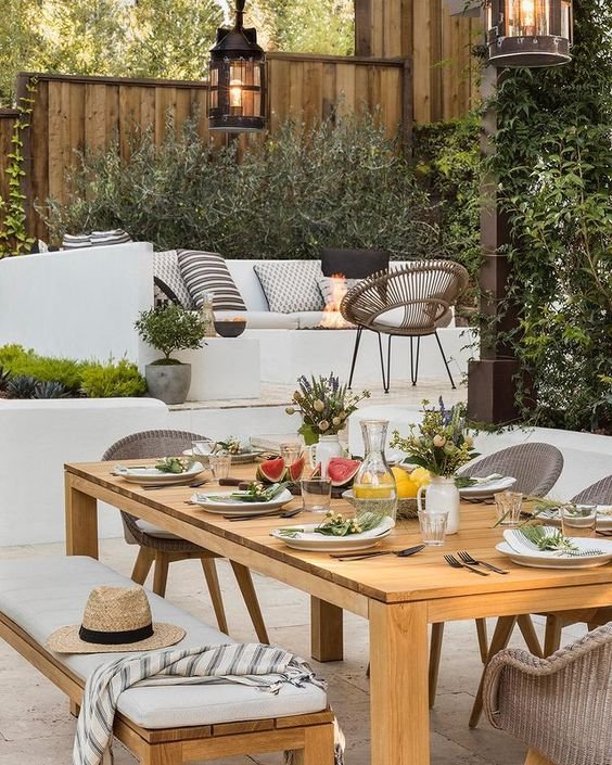 12 Farmhouse Patio Dining Ideas