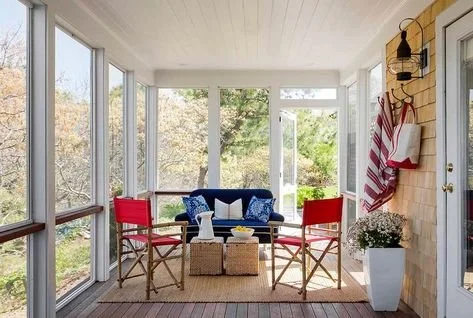10 Lakeside Porch Ideas