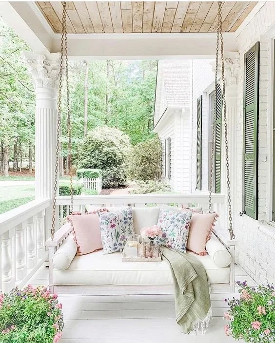 10 Front Porch Swing Ideas