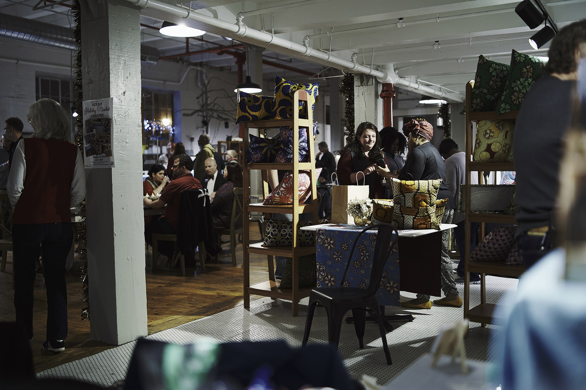 SMA Holiday Trolley Night 216.jpg