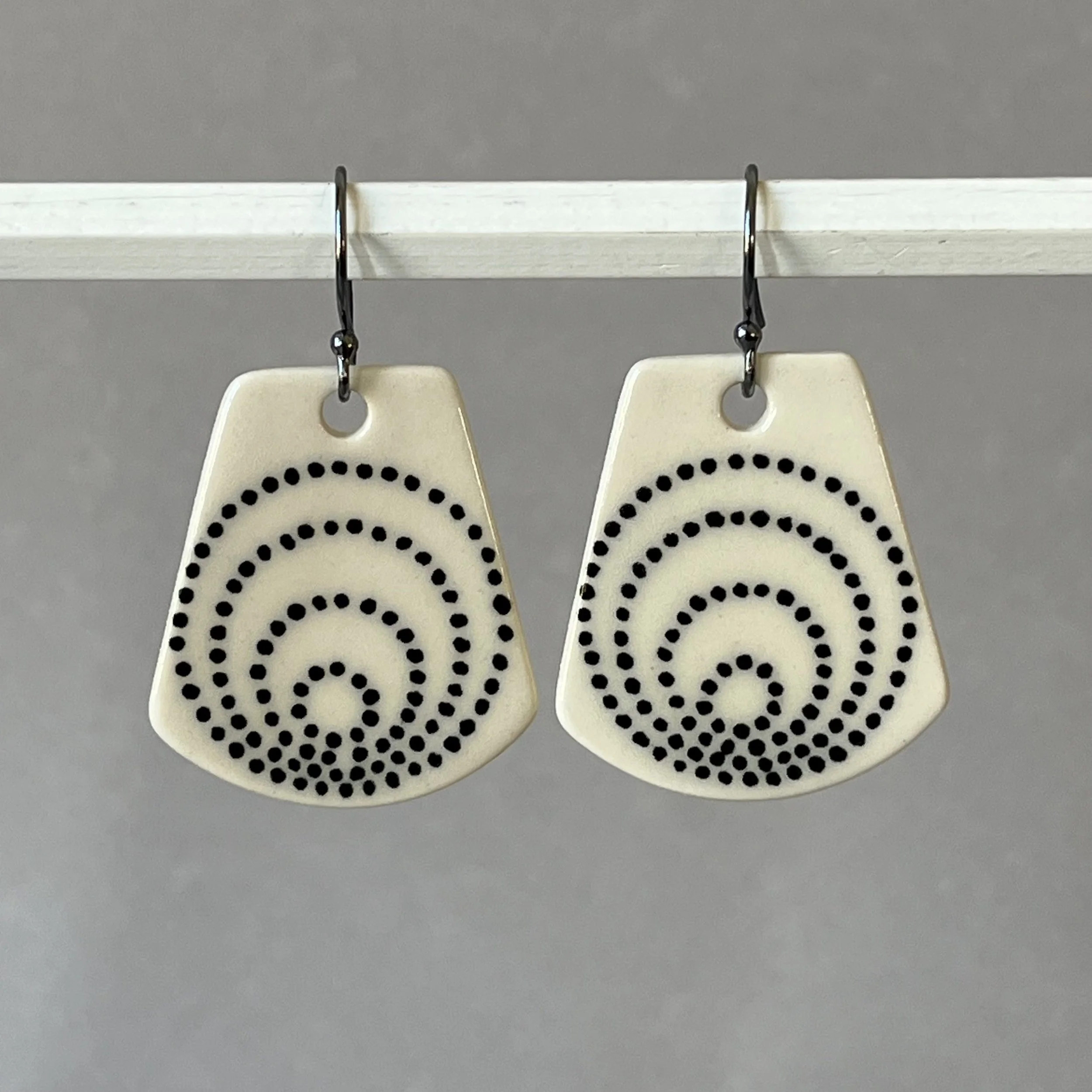 earrings_blackcirclesfanlg_rachelcox.jpg