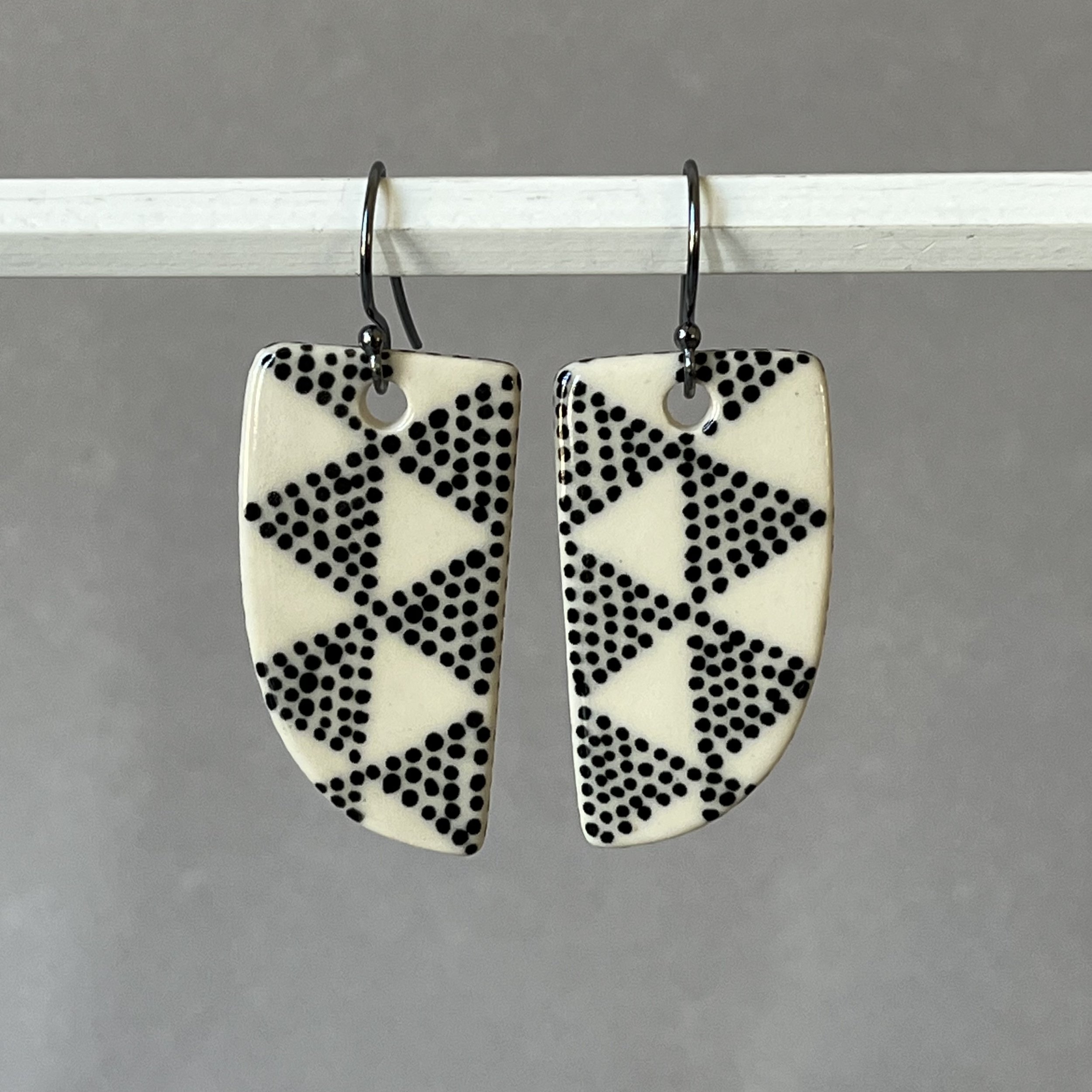 earrings_blacktriangledotslg_rachelcox.jpg