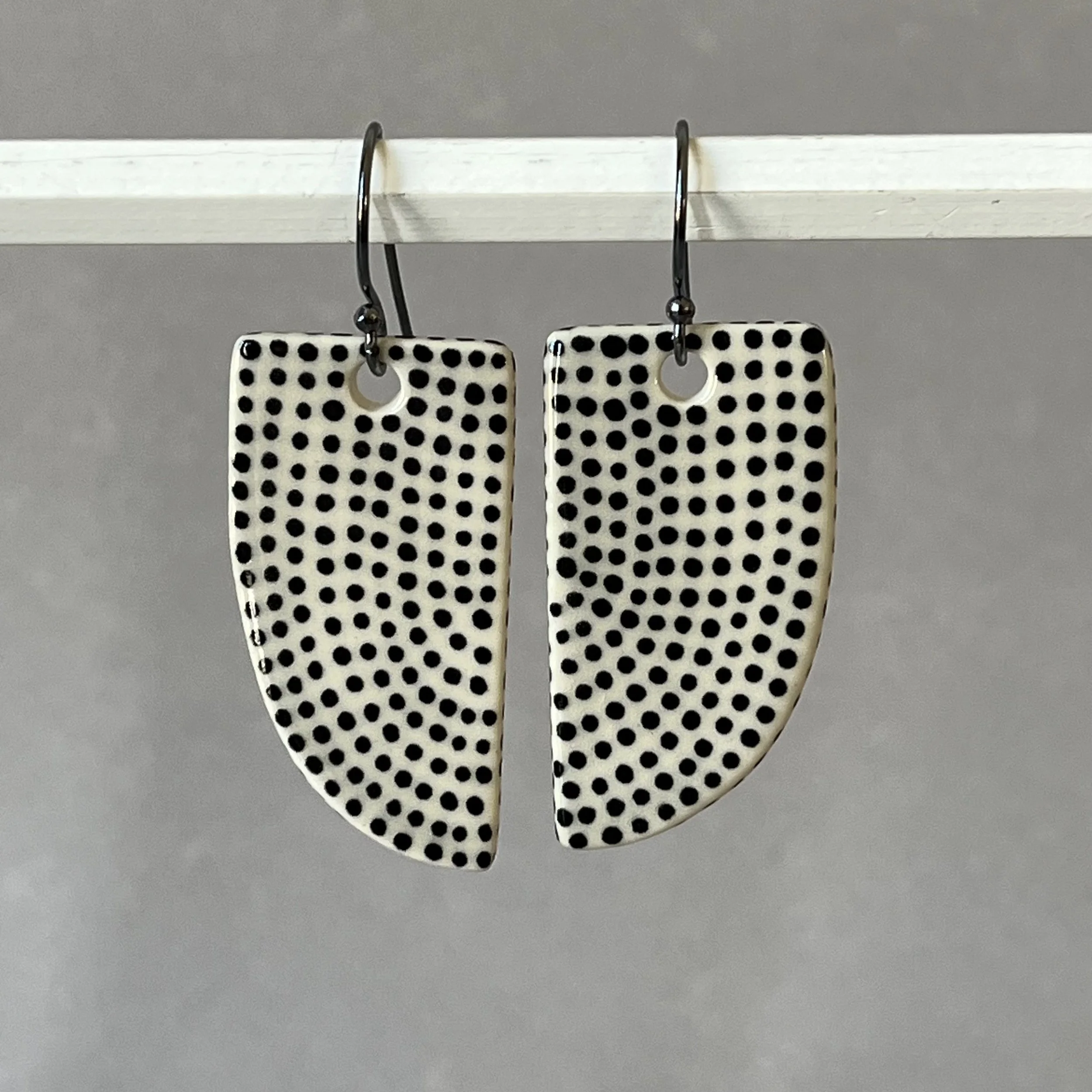 earrings_blackdottedlineslg_rachelcox.jpg