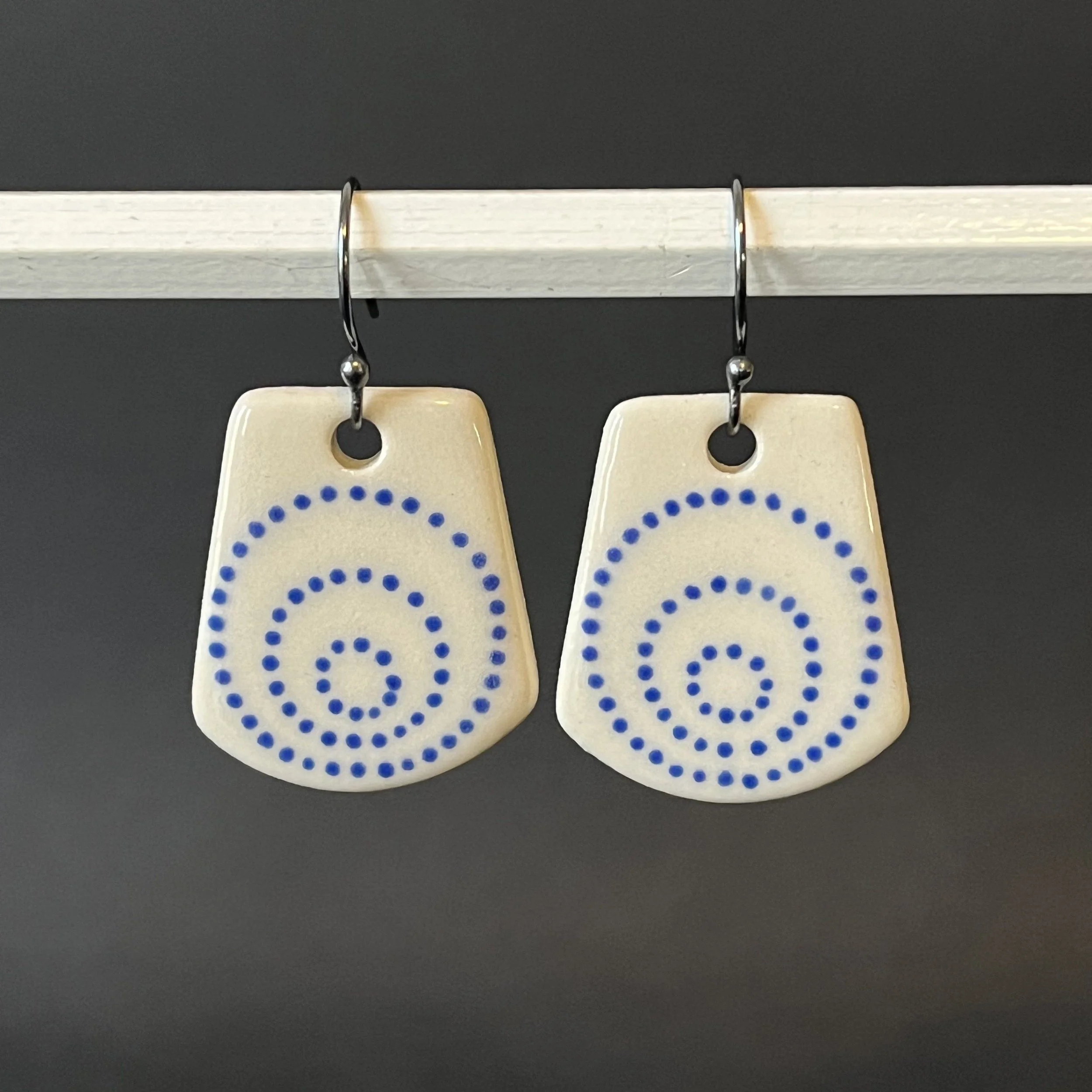 earrings_bluecircledotsfan_rachelcox.jpg