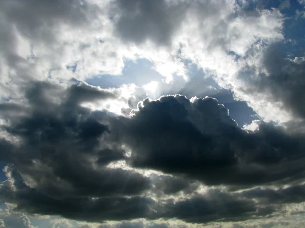 Blue storm clouds 600px.jpg