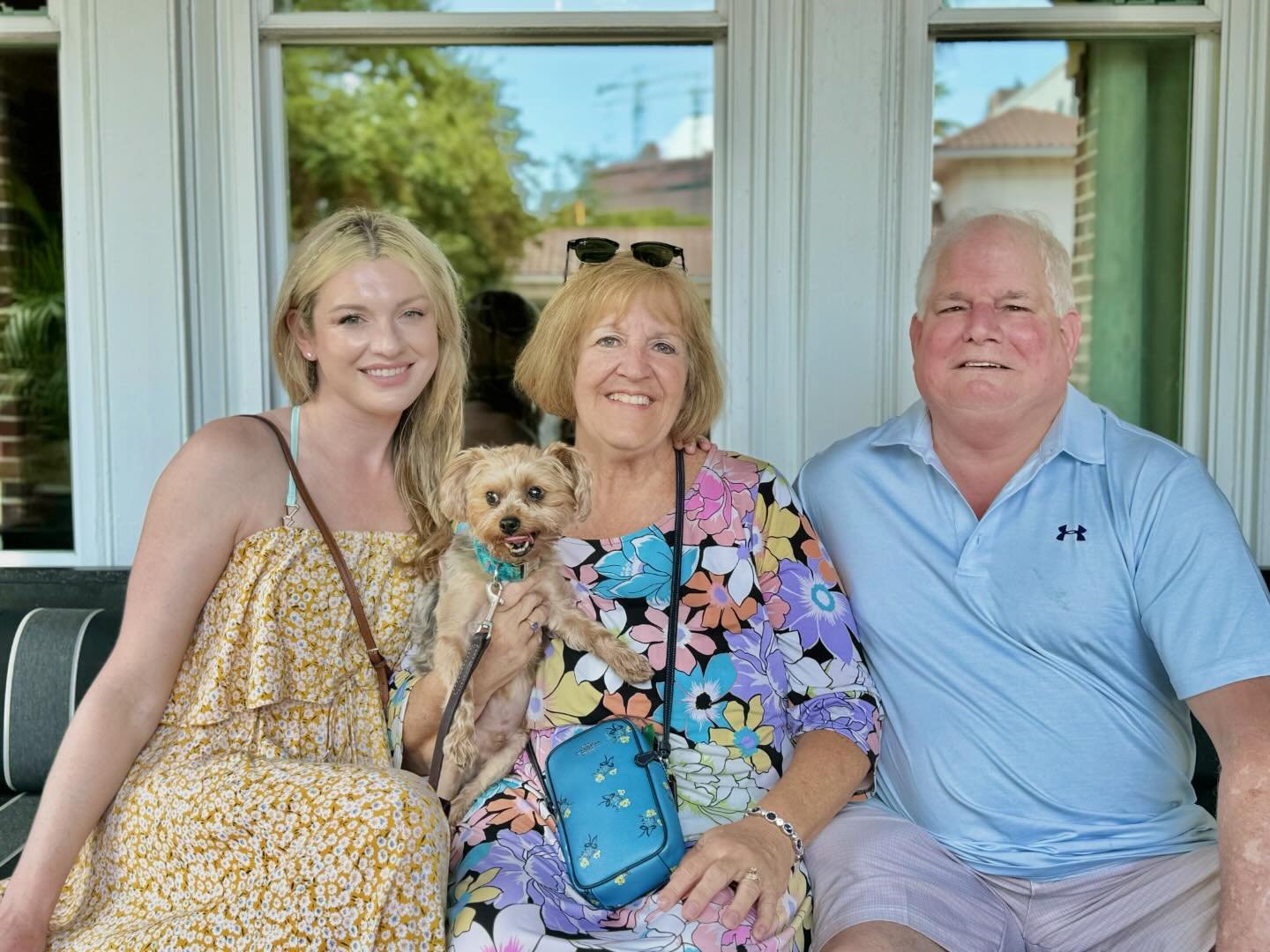 Happy Birthday Vacation Cindy @shalalacindy 🥳🌴💦💃 Welcome to St.Pete! If you are up for a cocktail on the veranda, we are having a Yappy Hour 4.23 tomorrow from 3pm-7pm a benefit for our friends at @petpalanimalshelterstpete 

Have fun in the Burg