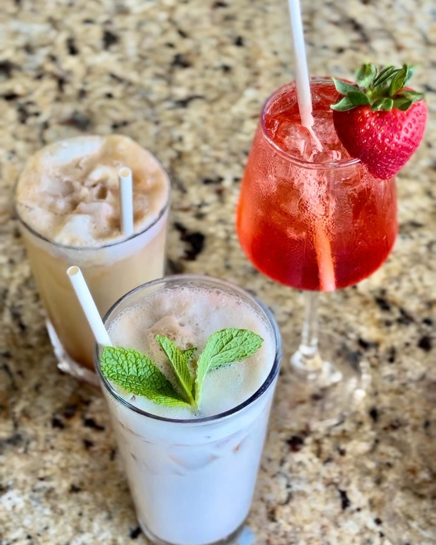 Our drink specials for tomorrows Burg Dogs Yappy Hour are delish! 🍹🍓 $1 from any of the Pet Pal Signature Drinks will go to @petpalanimalshelterstpete 💸Bring cash or there&rsquo;s an ATM in the lobby for the raffle! Good Luck &amp; Good Eats !😋🍔