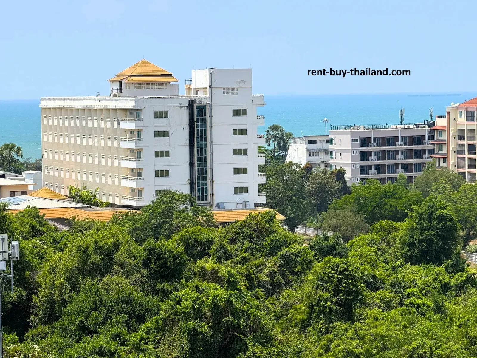 sea-view-jomtien-beach-condo.webp