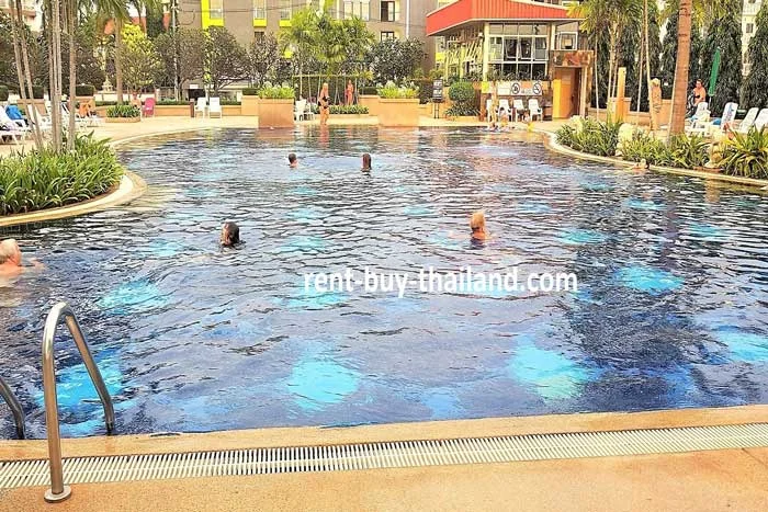 Jomtien Beach Condo - Salt Water Swimming Pool
